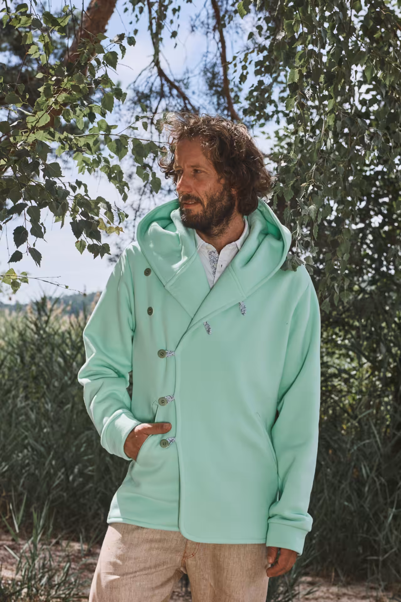 Uvolněný elegán, pánská mikina s kapucí, mentolová